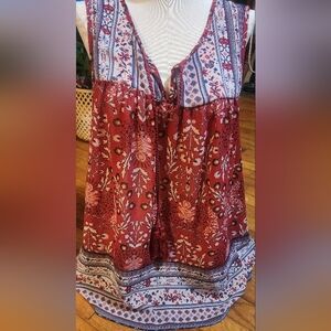 Knox Rose Sleeveless Red/White/Blue Floral Top; Size L